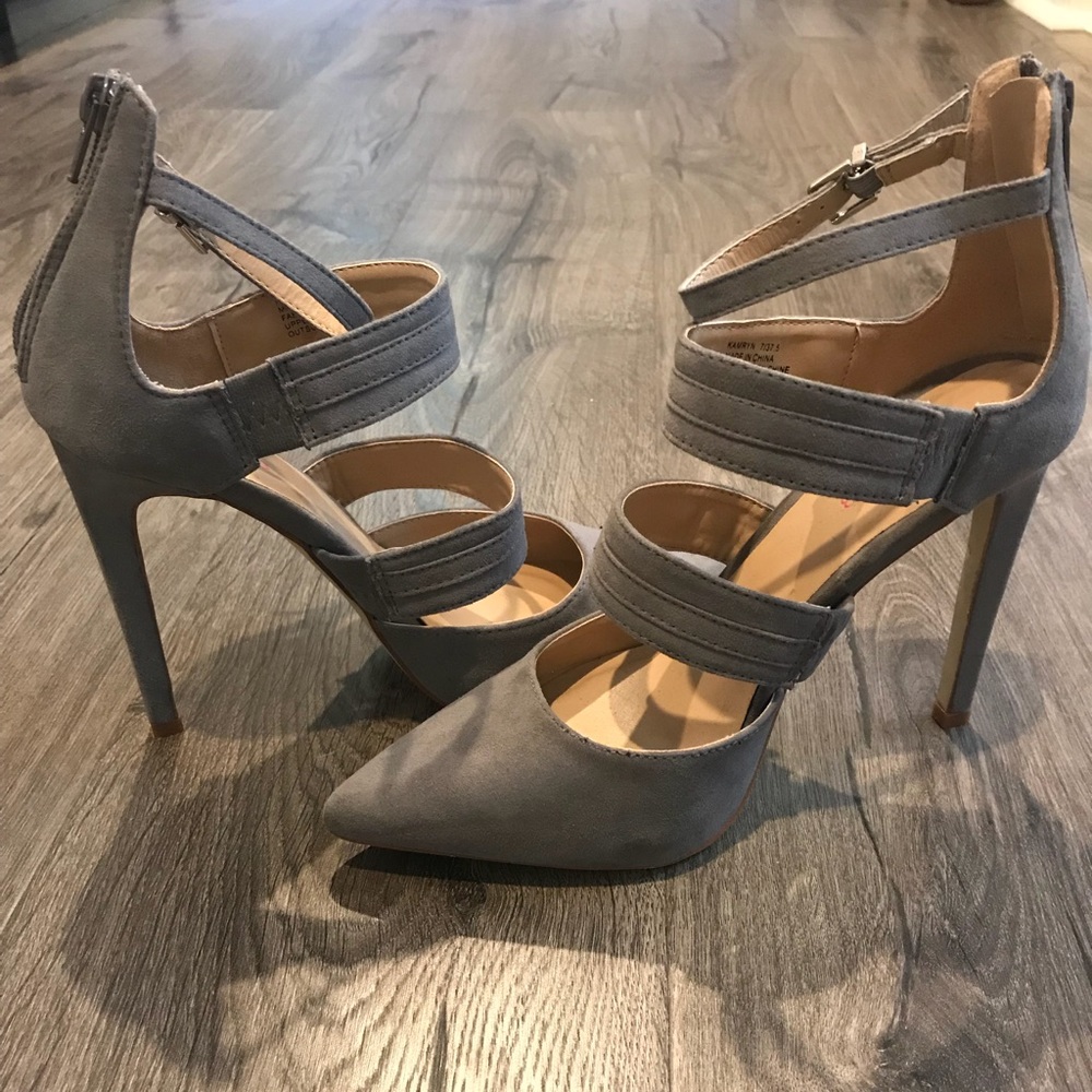 Gray strappy heals